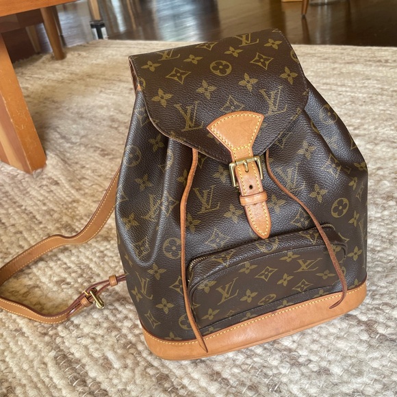 Louis Vuitton Monogram Montsouris MM backpack - Picture 2 of 14
